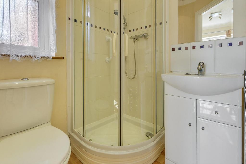 Ensuite 2.jpeg