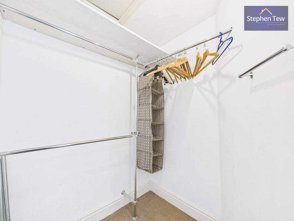 Walk-In Wardrobe