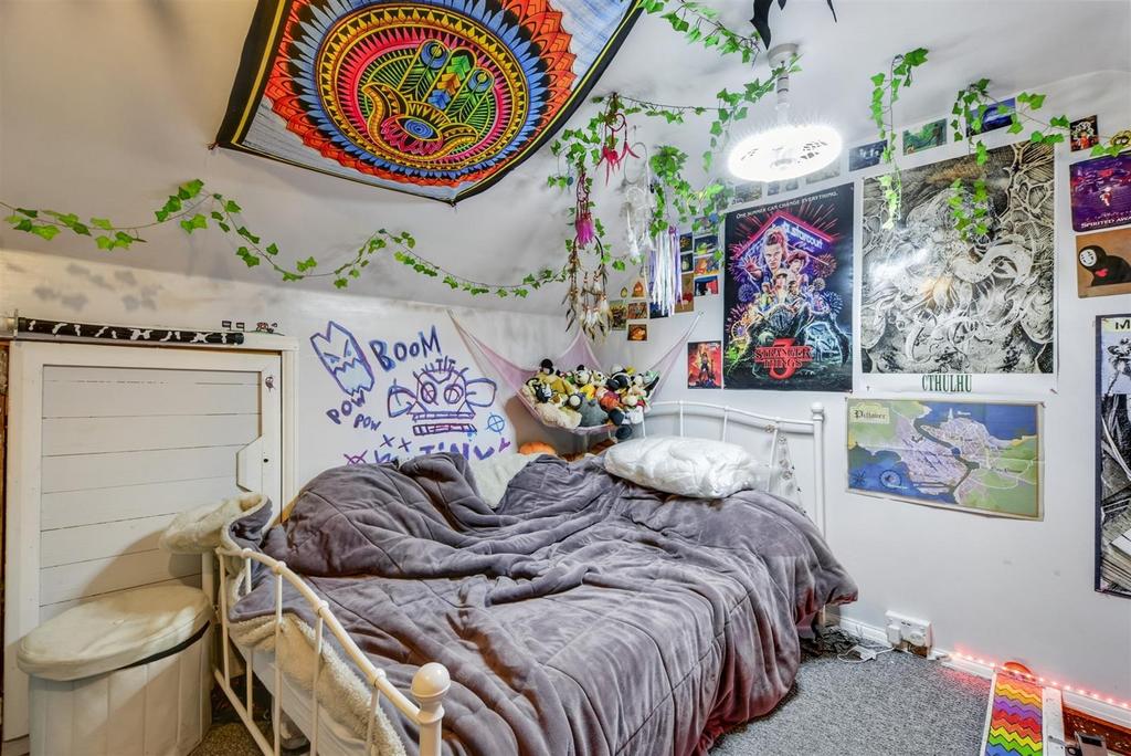 Loft Room 1.jpeg