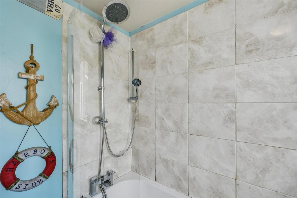 Bathroom 2.jpeg