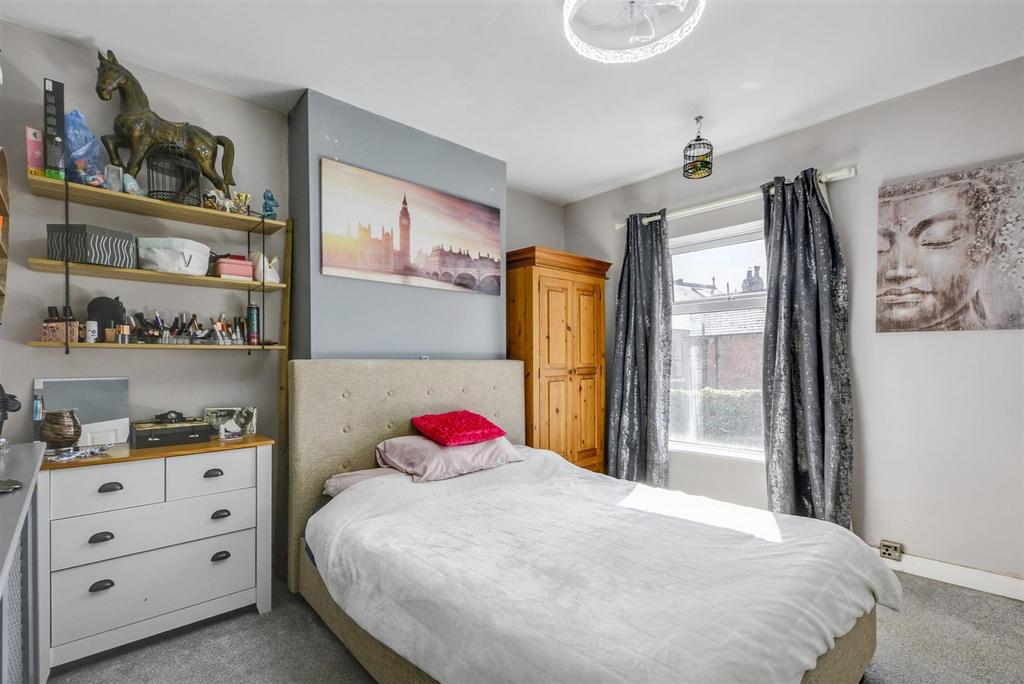 Bedroom 1 1.jpeg
