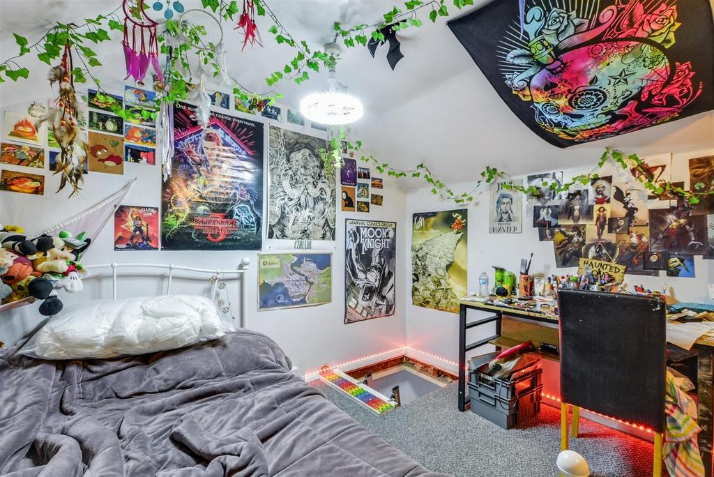 Loft Room 2.jpeg