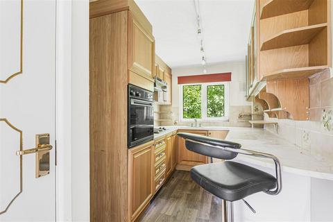 undefined, Priest Hill, Caversham, RG4