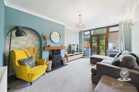 4 bedroom semi-detached house for sale, St. Georges Avenue, Windle, St. Helens, Merseyside, WA10