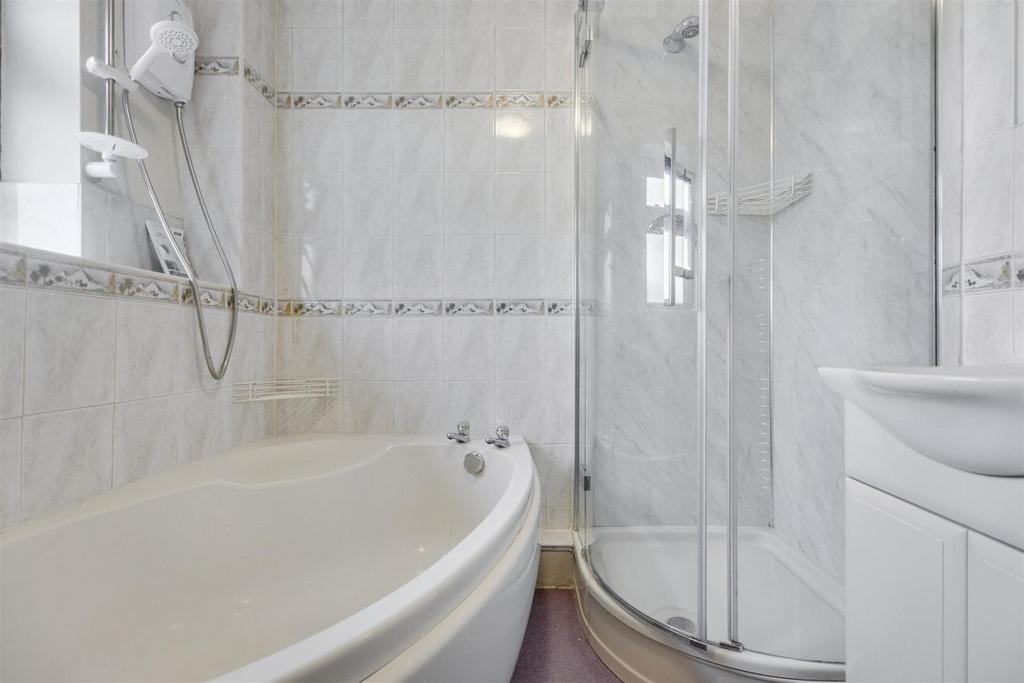 Bathroom 2.jpeg