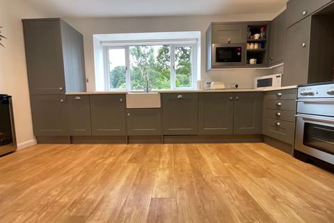 81 Stepney Road, Scarborough, YO12 5BT