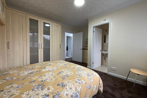 81 Stepney Road, Scarborough, YO12 5BT