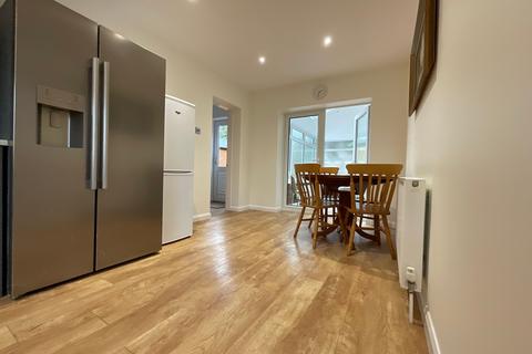 81 Stepney Road, Scarborough, YO12 5BT