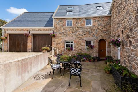 5 bedroom detached house for sale, Holly Lodge, St Ouen