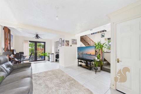 3 bedroom semi-detached house for sale, Spencer Way, Stowmarket IP14