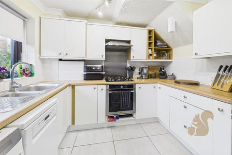 3 bedroom semi-detached house for sale, Spencer Way, Stowmarket IP14