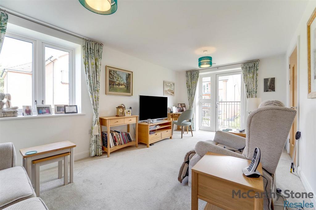 Livingroomshot1.jpg