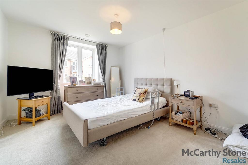 Bedroomshot1.jpg