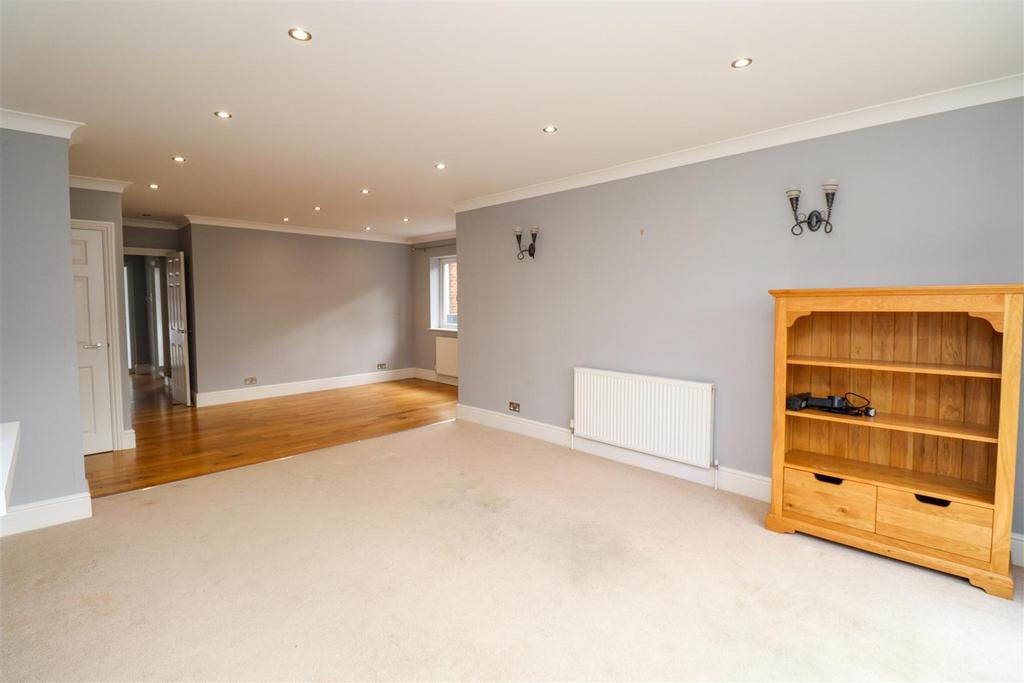 Living/Dining Room