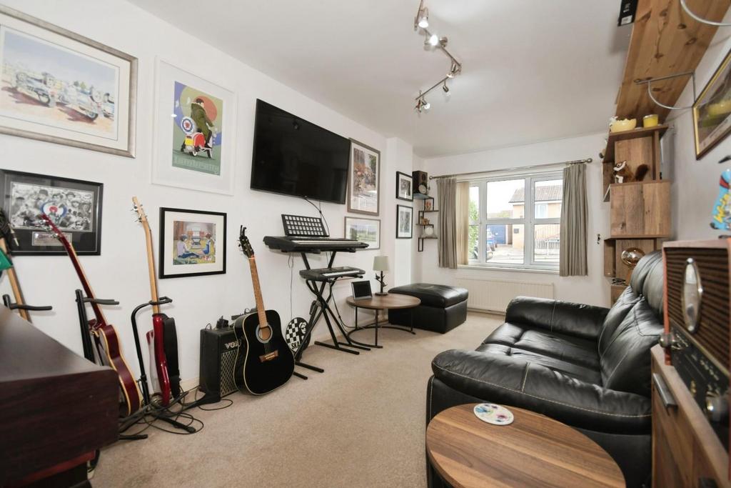SITTING ROOM.jpg