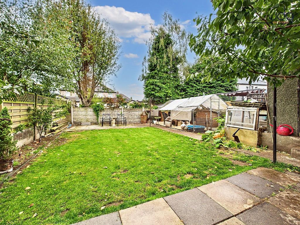 Spacious Garden with mixture of lawn, flags and...
