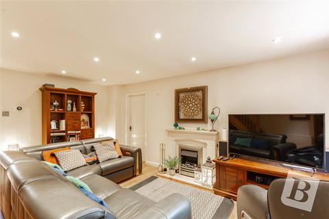 4 bedroom detached house for sale, Fortinbras Way, Chelmsford, Essex, CM2
