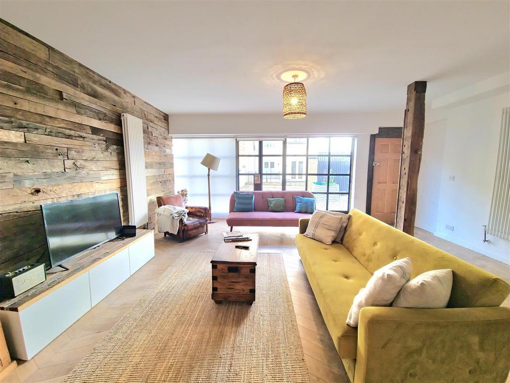 Living Room/Kitchen