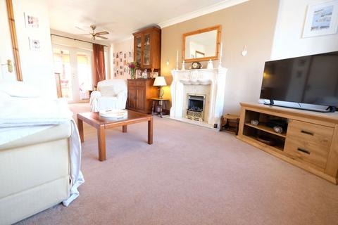 3 bedroom semi-detached house for sale, Ashwood Avenue, Stourbridge DY8