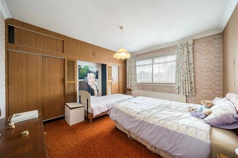 3 bedroom detached house for sale, Horn Park Lane, London SE12