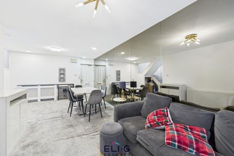 2 bedroom flat for sale, Woodburn Close, NW4