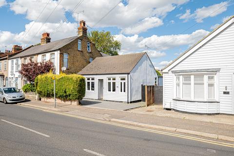 2 bedroom detached bungalow for sale, Fairfax Drive, Westcliff-on-sea, SS0