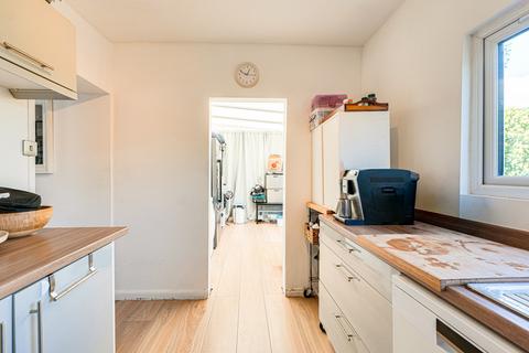 2 bedroom detached bungalow for sale, Fairfax Drive, Westcliff-on-sea, SS0