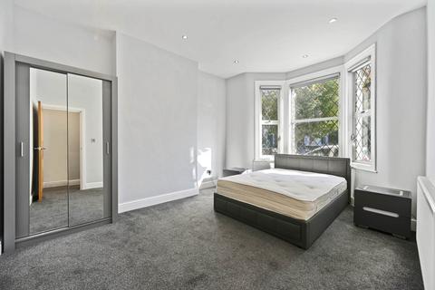 undefined, Eynham Road, North Kensington, London W12 0HB