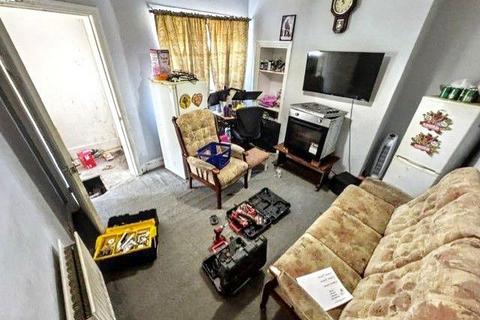 3 bedroom ground floor flat for sale, Grace Street, Byker, Newcastle upon Tyne, Tyne and Wear, NE6 2RQ
