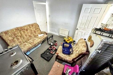 3 bedroom ground floor flat for sale, Grace Street, Byker, Newcastle upon Tyne, Tyne and Wear, NE6 2RQ