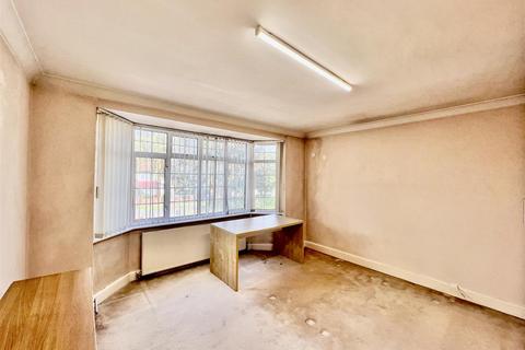 undefined, Shelley Crescent, Heston TW5