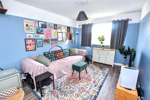 2 bedroom maisonette for sale, Russell Close, Bexleyheath, DA7
