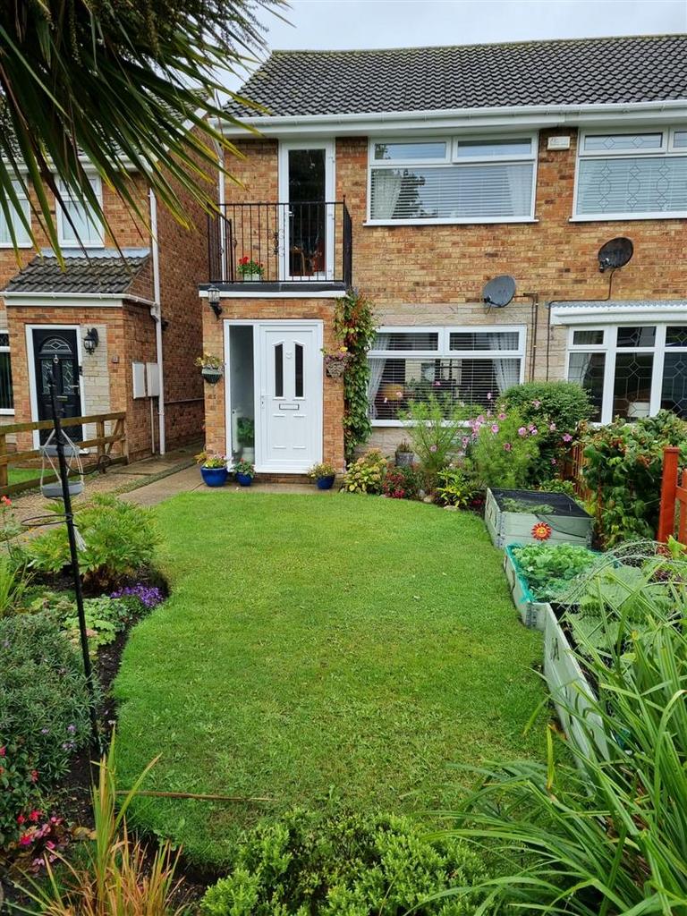 Front Garden and side gate