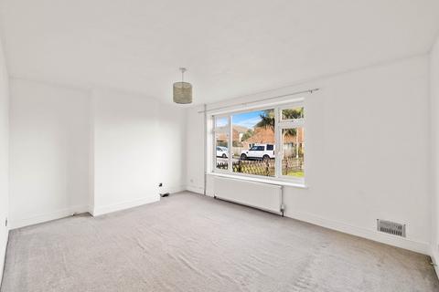 25 Cherry Waye, Eythorne, Dover, CT15 4BY