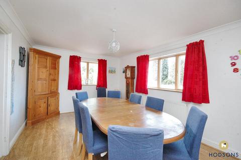 2 Greenside, Walton, Wakefield, WF2 6NN