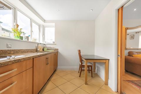 3 bedroom flat to rent, Strand Drive, Richmond, TW9