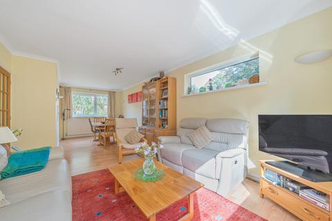 3 bedroom flat for sale, Levylsdene, Merrow, GU1