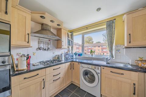 3 bedroom flat for sale, Levylsdene, Merrow, GU1