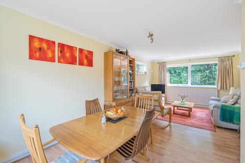 3 bedroom flat for sale, Levylsdene, Merrow, GU1