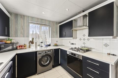 2 bedroom maisonette for sale, Sutton Lane, Hounslow TW3