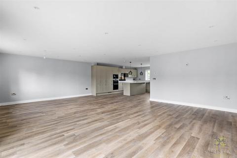 4 bedroom semi-detached house for sale, Winchcombe Road, Evesham WR11