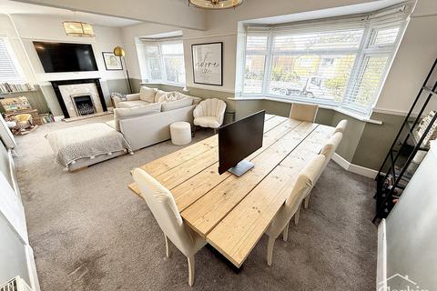 2 bedroom chalet for sale, Kinson Road, Bournemouth, BH10 5