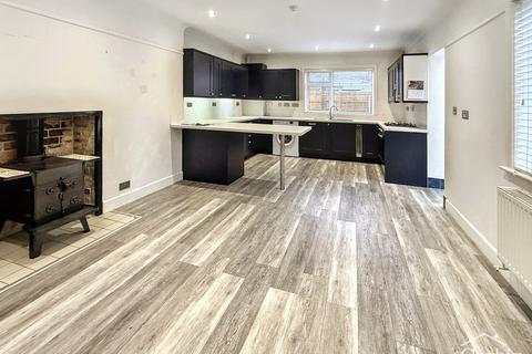 2 bedroom chalet for sale, Kinson Road, Bournemouth, BH10 5