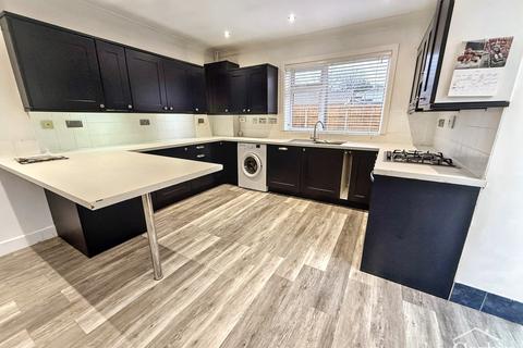 2 bedroom chalet for sale, Kinson Road, Bournemouth, BH10 5