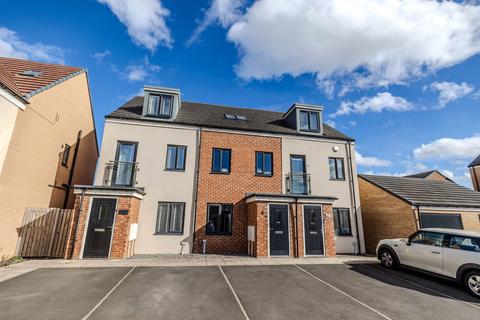 3 bedroom terraced house for sale, Orangetip Gardens, Newcastle upon Tyne NE13