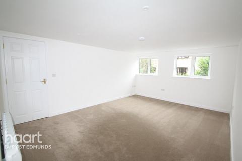 2 bedroom semi-detached house to rent, Eastgate Street, Bury St Edmunds