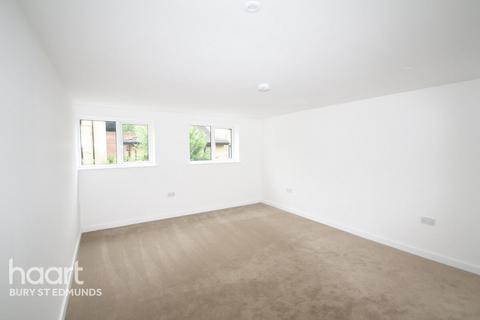 2 bedroom semi-detached house to rent, Eastgate Street, Bury St Edmunds