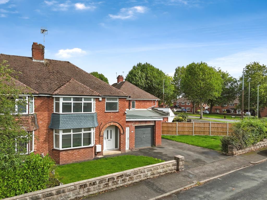 3 bedroom semi-detached house for sale