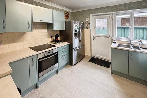 24 Balmoral Road, Dunscroft, Doncaster, DN7 4LH