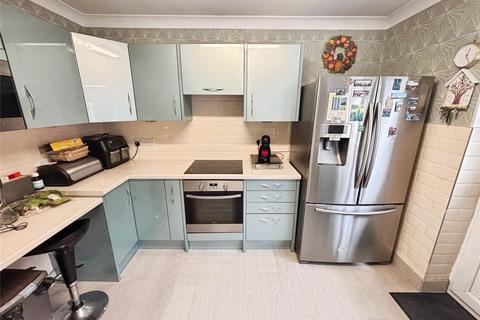 24 Balmoral Road, Dunscroft, Doncaster, DN7 4LH